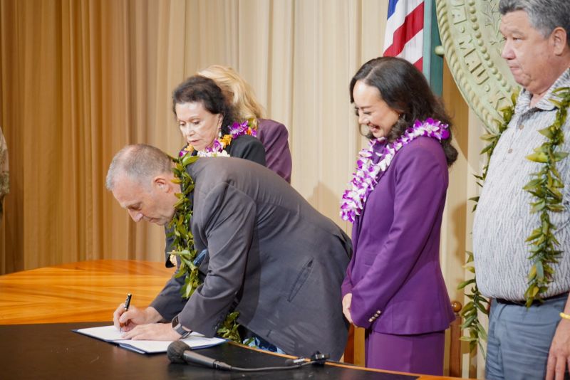 Image for the Tweet beginning: Yesterday, I signed Senate Bill